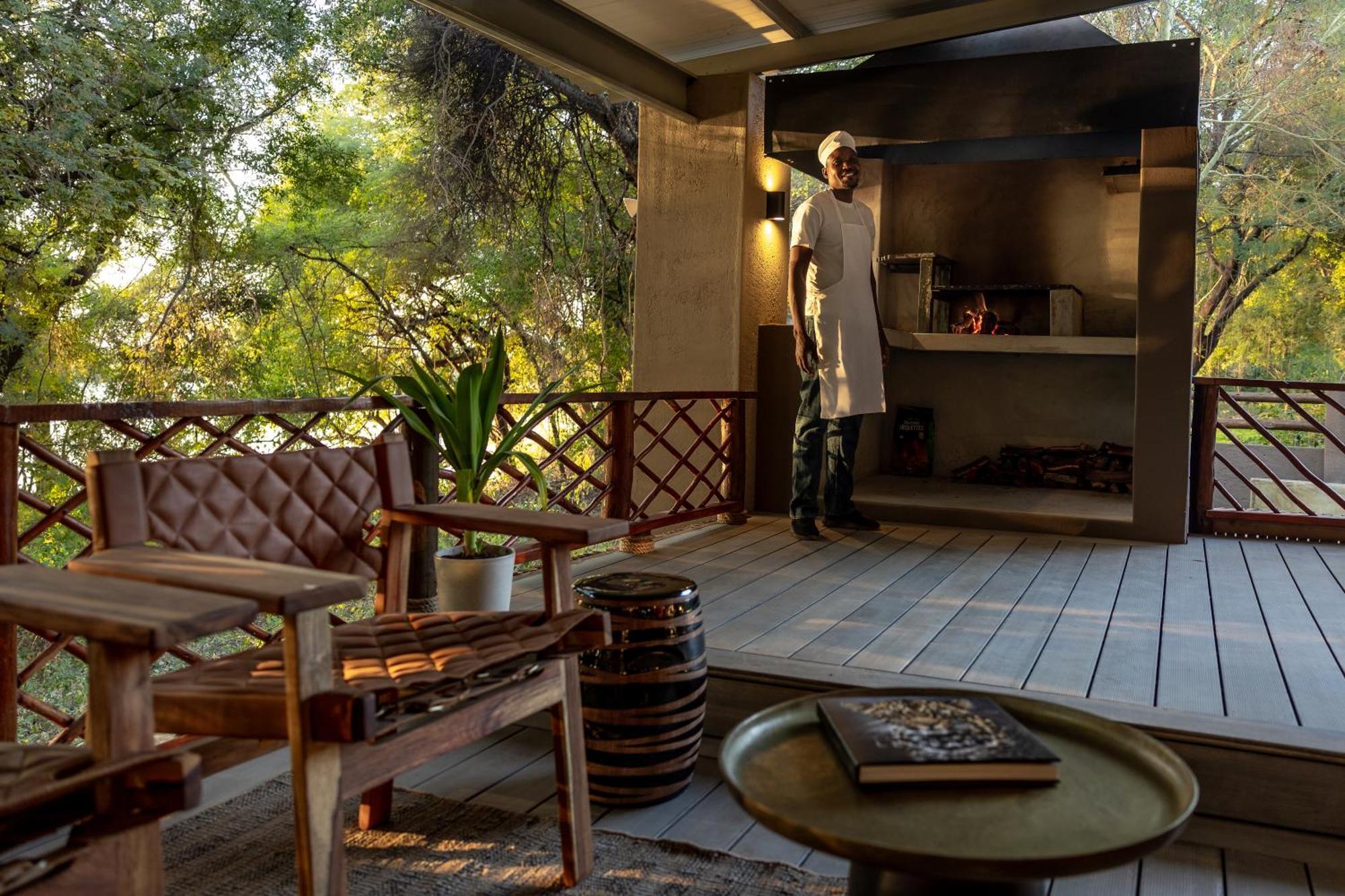 Chobe House Villa And Chalets Kasane Extérieur photo