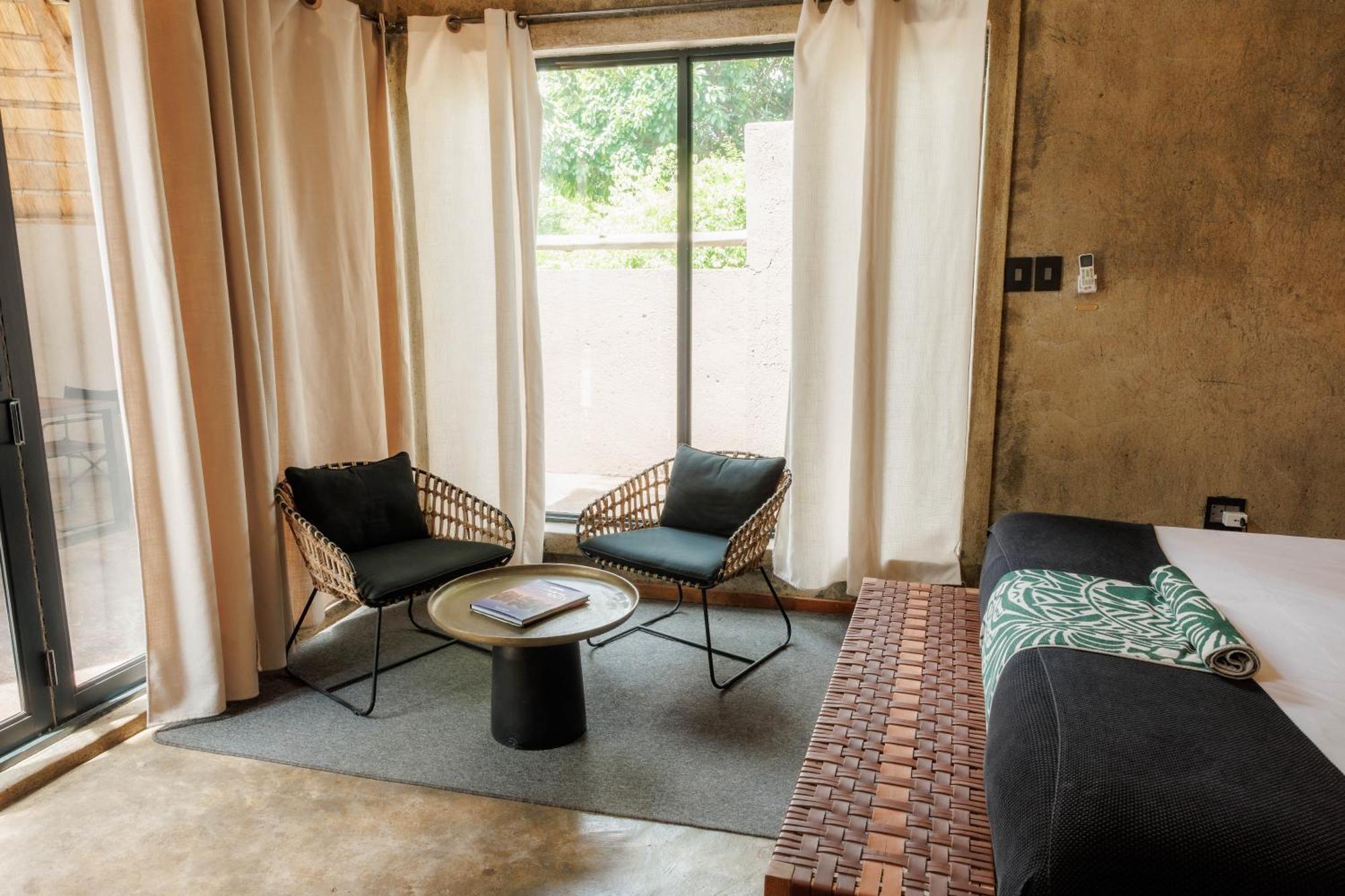 Chobe House Villa And Chalets Kasane Extérieur photo