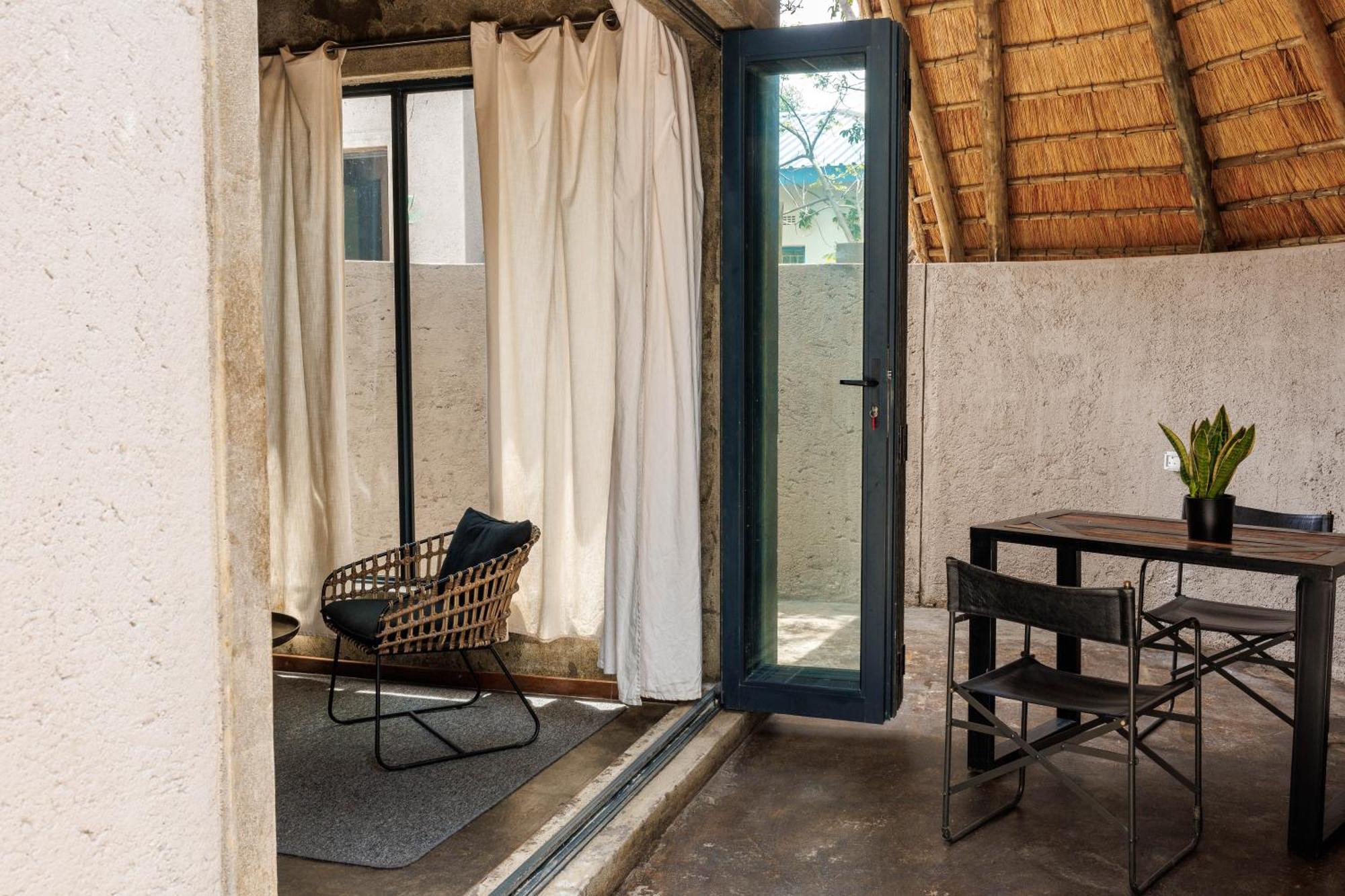 Chobe House Villa And Chalets Kasane Extérieur photo